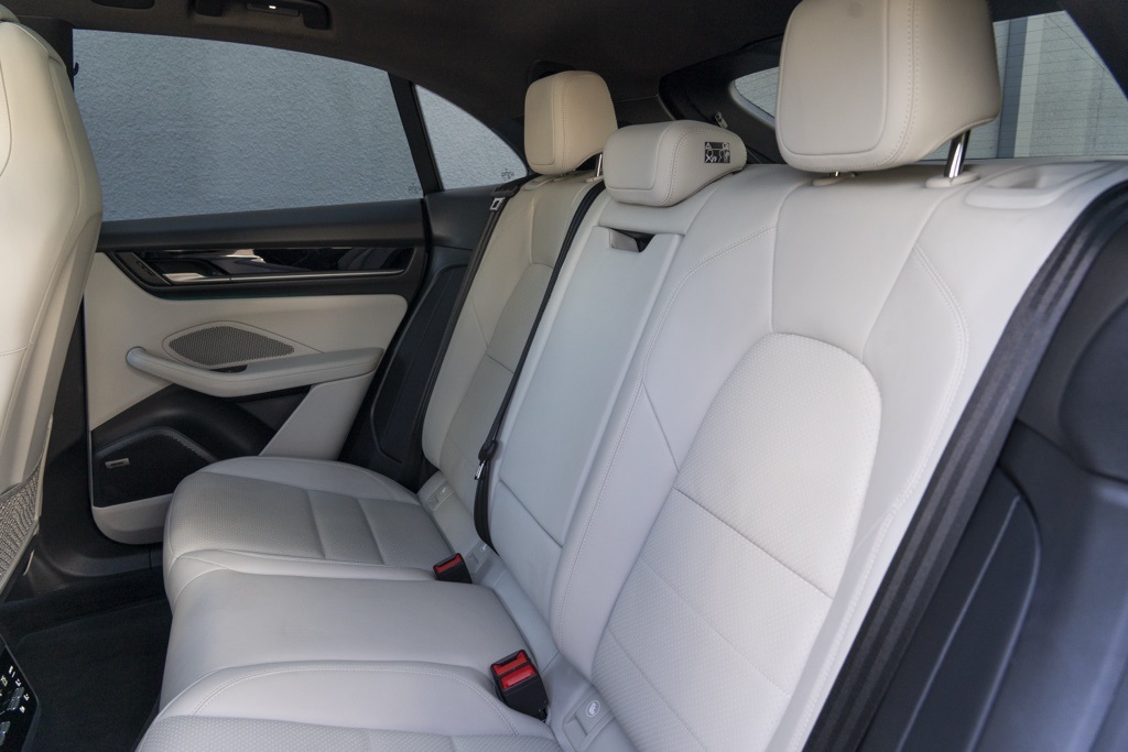 2025 Porsche Macan Electric 4S - Photo 45