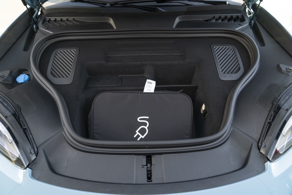 2025 Porsche Macan Electric 4S - Photo 46