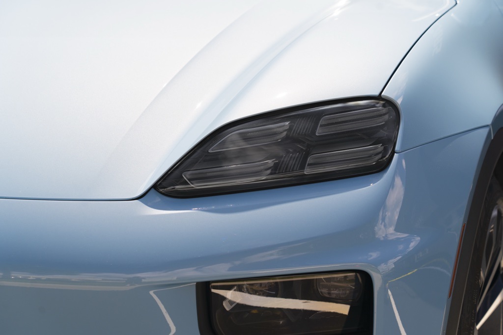 2025 Porsche Macan Electric 4S - Photo 49