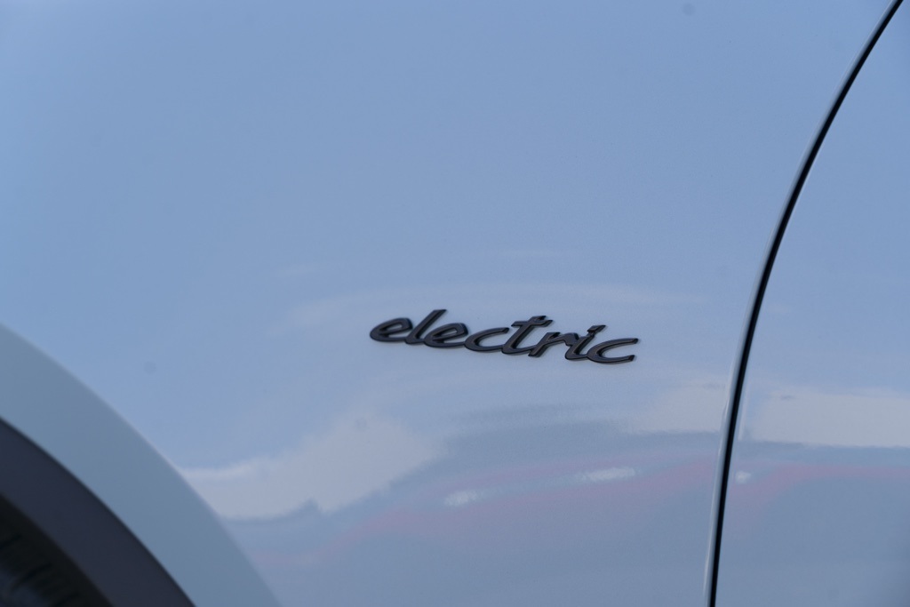 2025 Porsche Macan Electric 4S - Photo 53