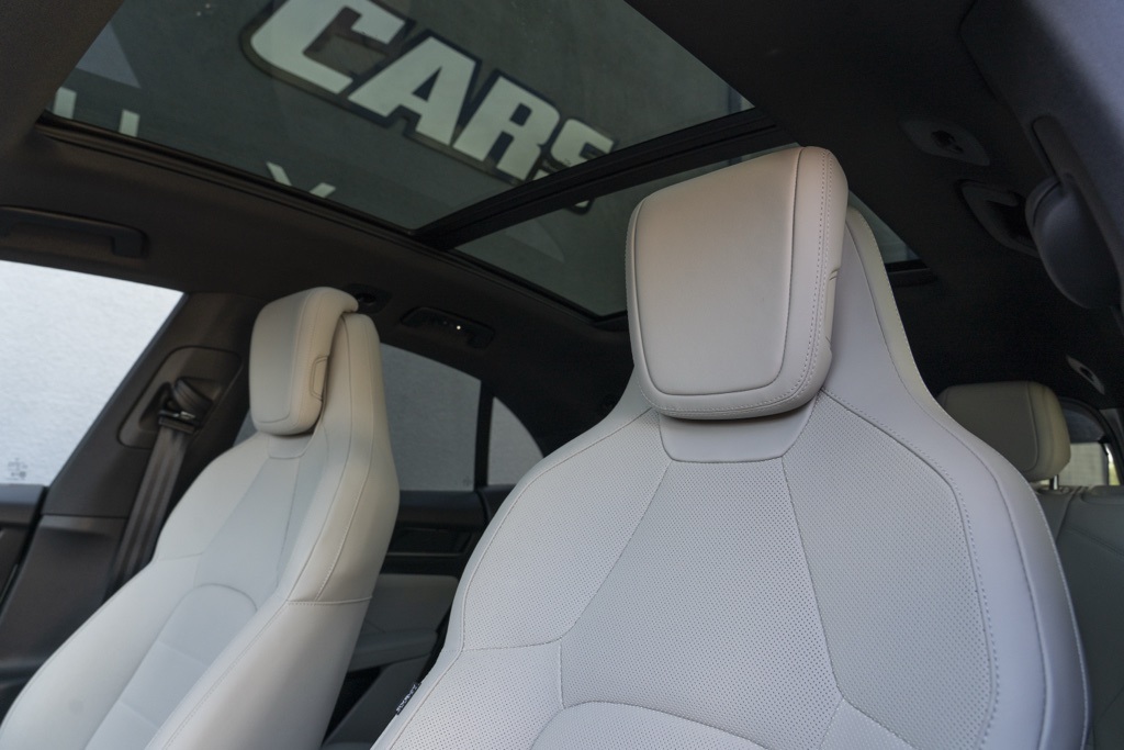 2025 Porsche Macan Electric 4S - Photo 8