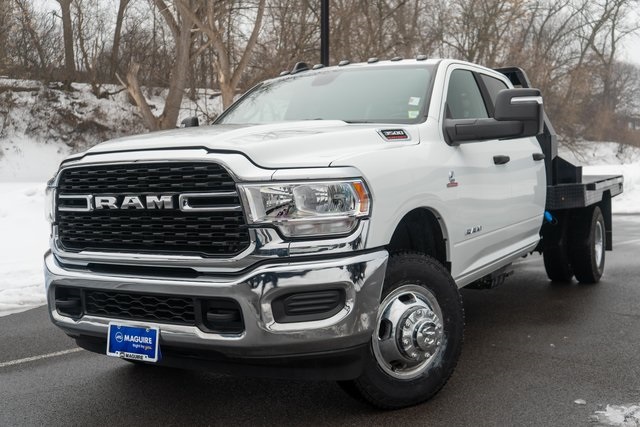 2024 RAM 3500 Chassis SLT Crew Cab LB DRW 4WD