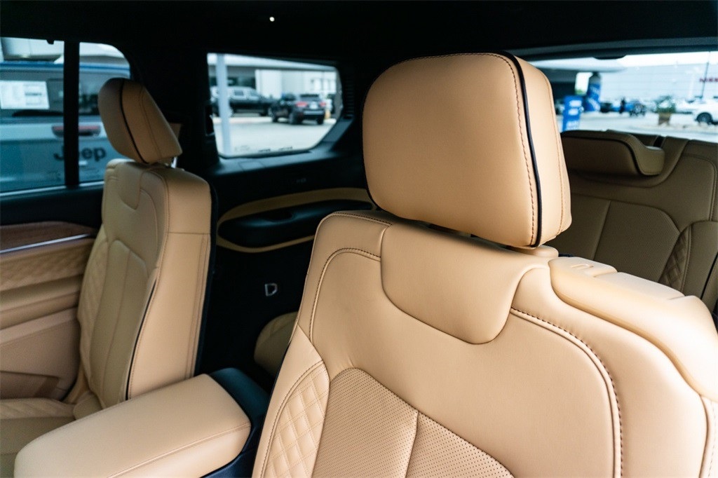 New Car 2025 Jeep Grand Cherokee L  Summit For Sale Under $70,000 In San Marcos, Texas