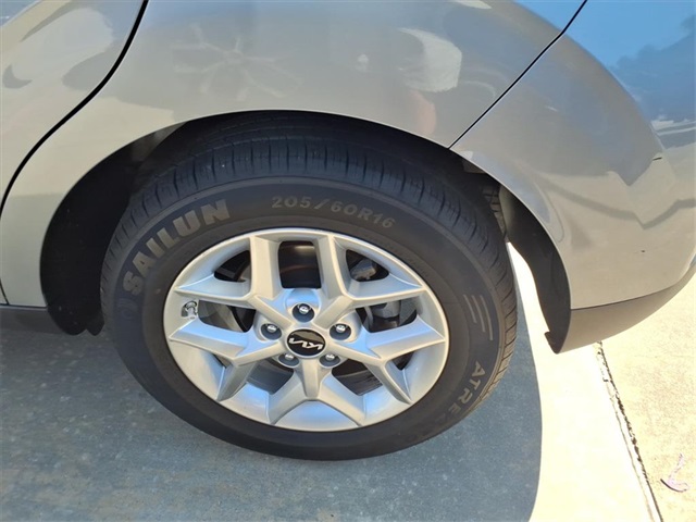 2023 Kia Soul LX photo 17