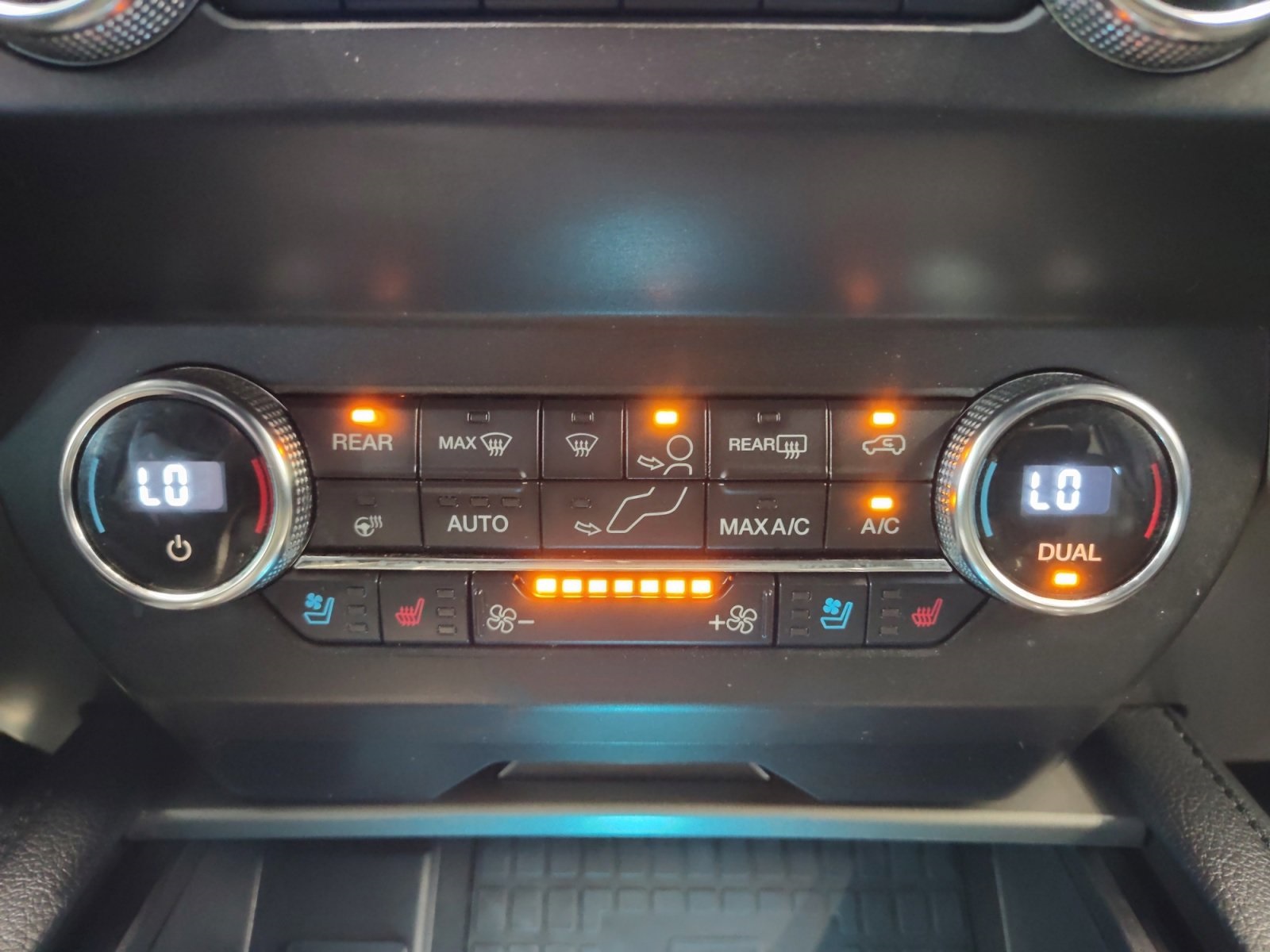 Used Car 2020 Ford Expedition Max  Xlt For Sale Under $25,000 In San Antonio, Texas