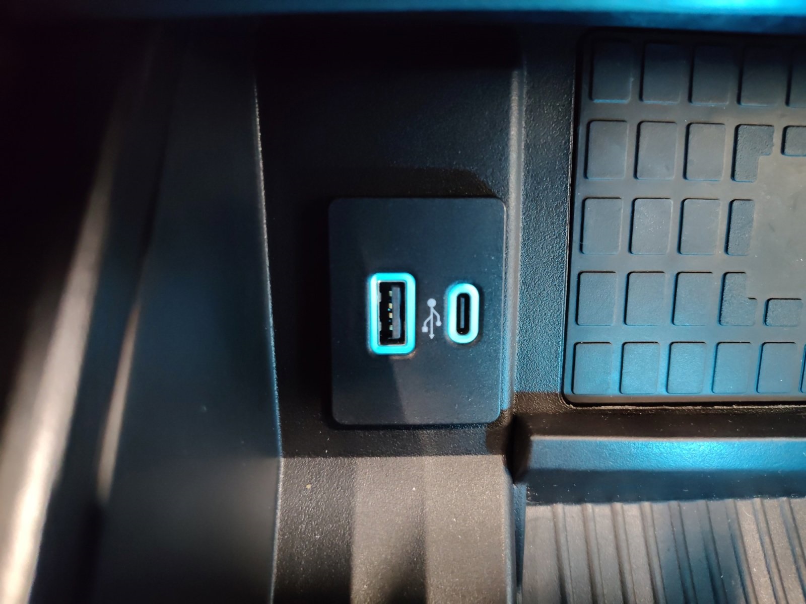 Used Car 2020 Ford Expedition Max  Xlt For Sale Under $25,000 In San Antonio, Texas