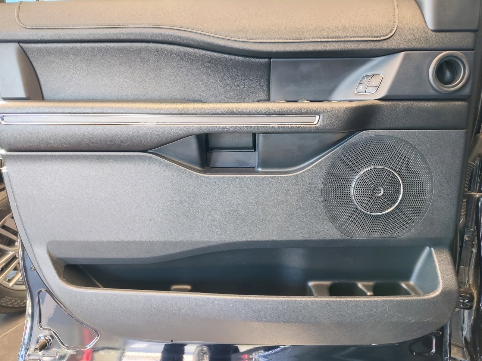 Used Car 2020 Ford Expedition Max  Xlt For Sale Under $25,000 In San Antonio, Texas