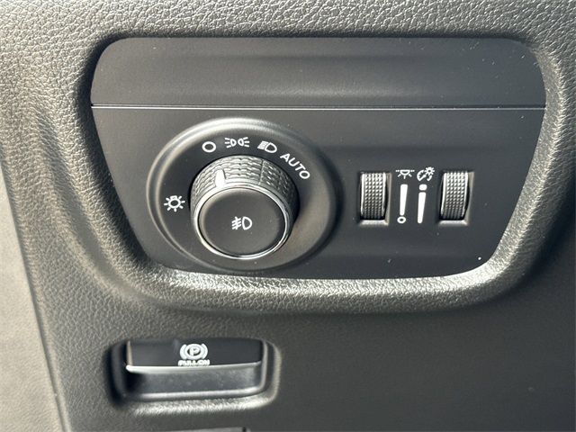 2021 Jeep Grand Cherokee L Limited White at Mac Haik CDJR North Houston