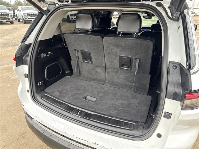 2021 Jeep Grand Cherokee L Limited White at Mac Haik CDJR North Houston