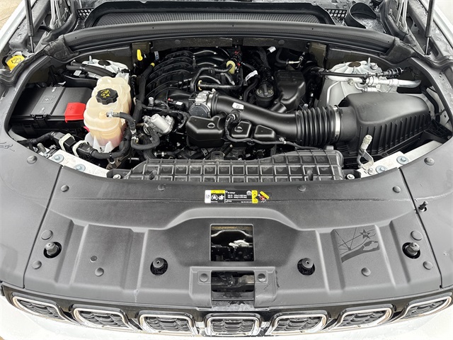 2021 Jeep Grand Cherokee L Limited White at Mac Haik CDJR North Houston