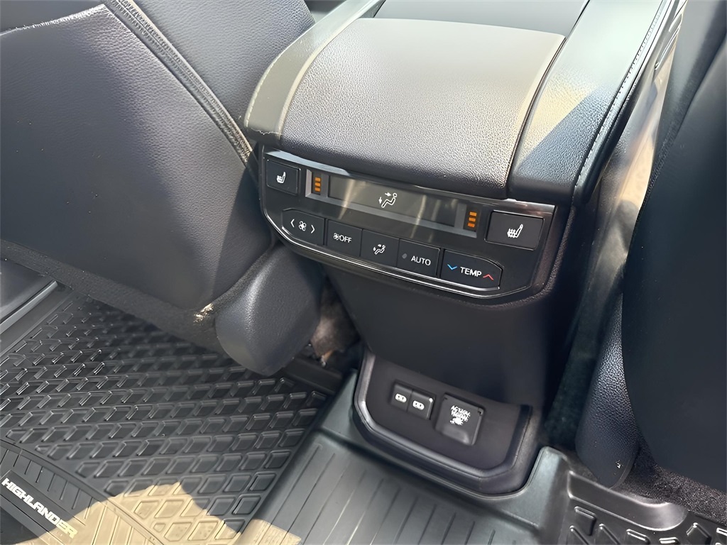 2024 Toyota Highlander Hybrid