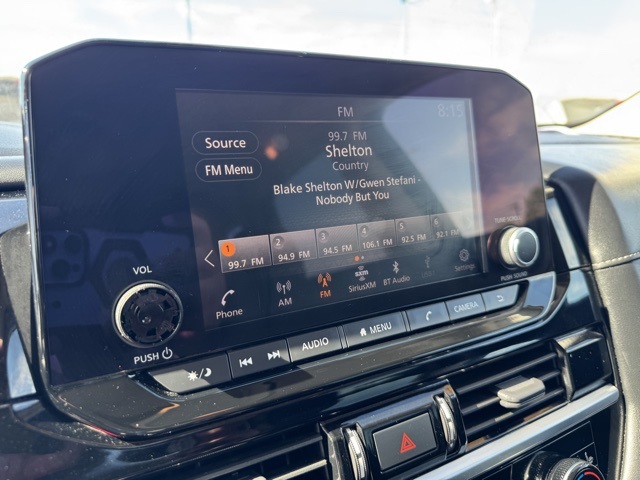 2023 Nissan Pathfinder SV photo 4