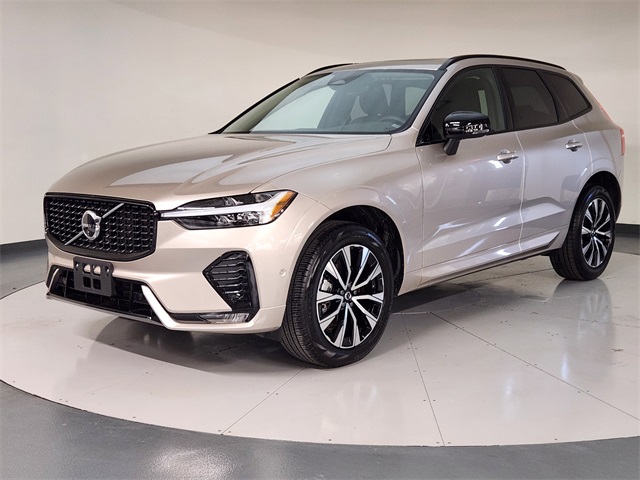 2025 Volvo XC60 PLUS