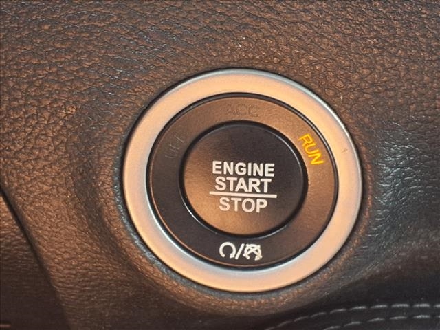 2023 Dodge Challenger SXT - 6