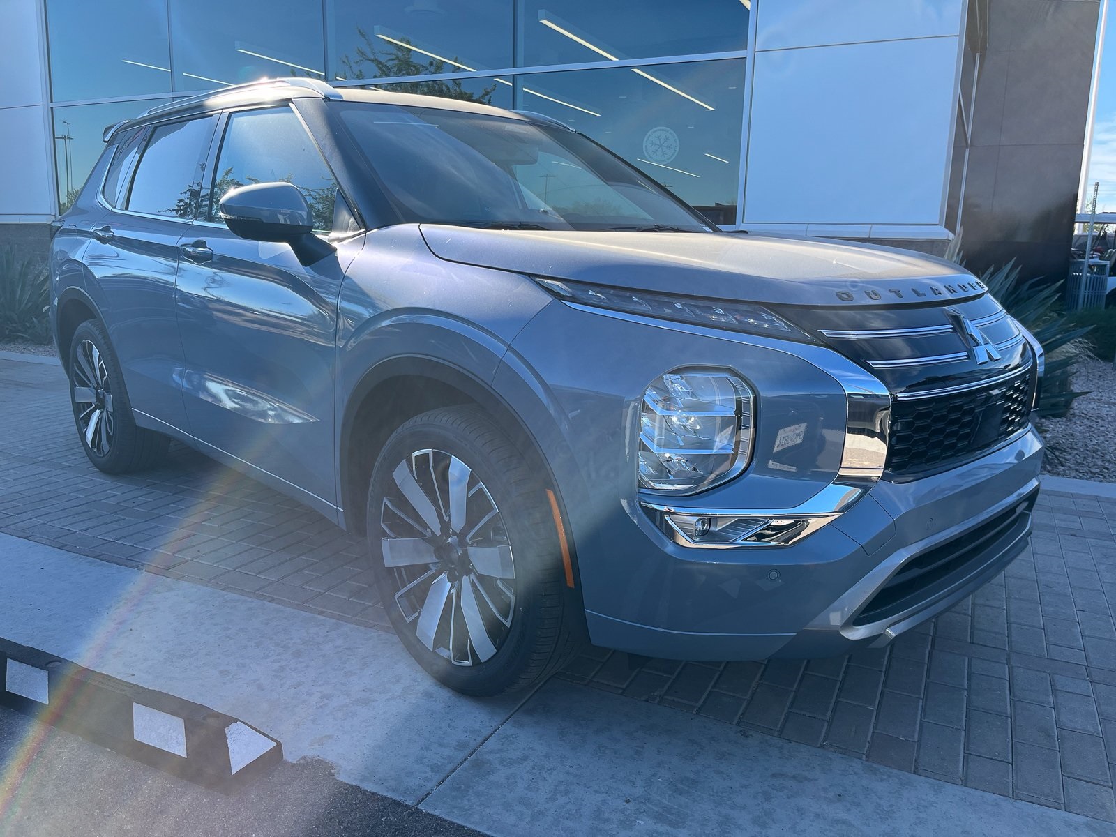 2026 Mitsubishi Outlander SEL's photo