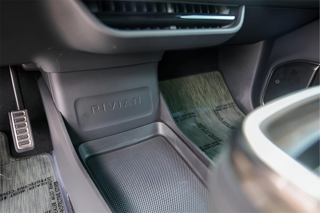 Used Car 2023 Rivian R1s  Launch Edition For Sale Under $70,000 In Austin, Texas