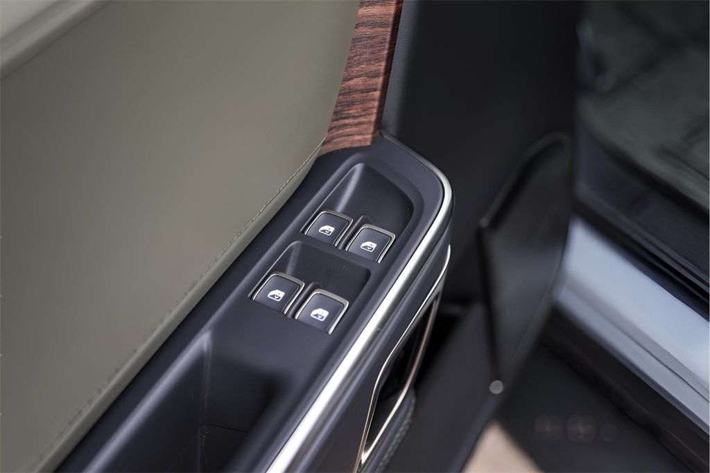 Used Car 2023 Rivian R1s  Launch Edition For Sale Under $70,000 In Austin, Texas