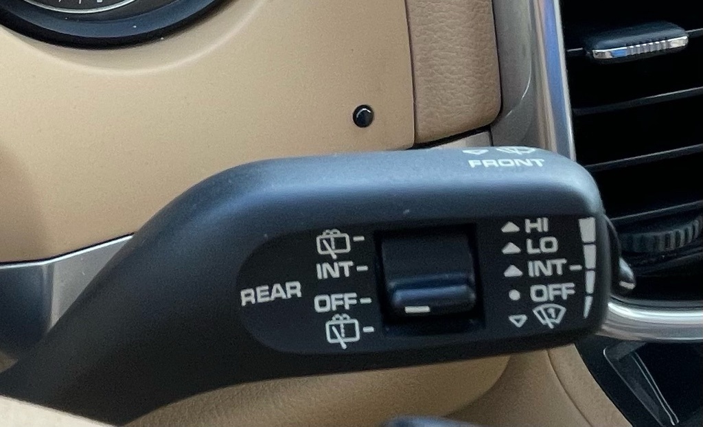 2011 Porsche Cayenne Base White at South Houston Nissan