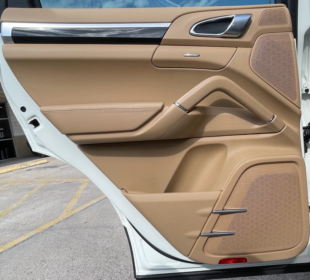 2011 Porsche Cayenne Base White at South Houston Nissan