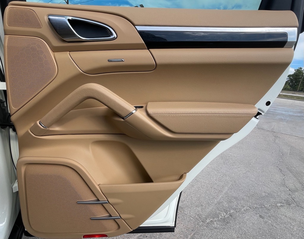 2011 Porsche Cayenne Base White at South Houston Nissan