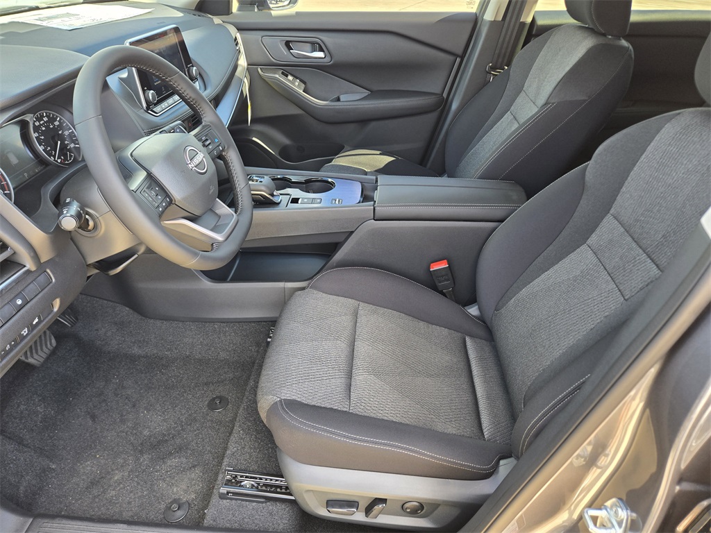 2026 Nissan Rogue SV - 6