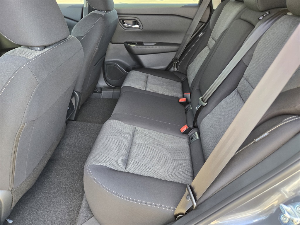 2026 Nissan Rogue SV - 7