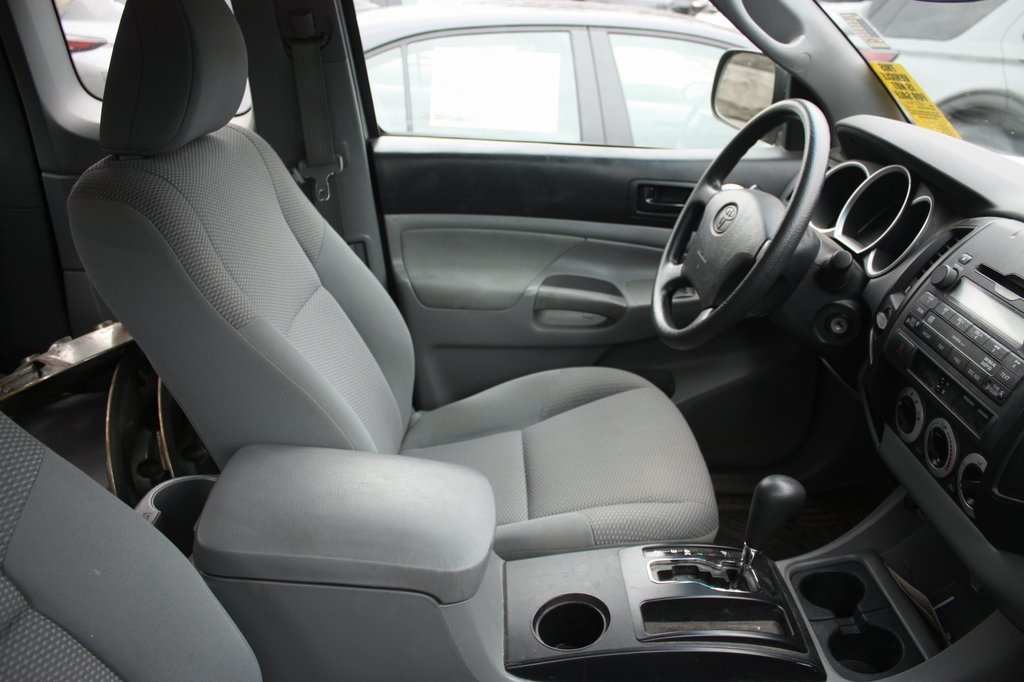 2010 Toyota Tacoma Base photo 3