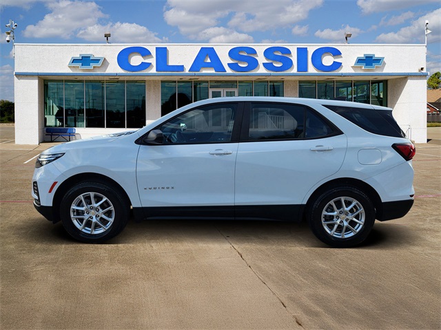 2022 Chevrolet Equinox LS - 3