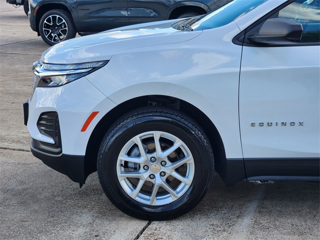 2022 Chevrolet Equinox LS - 7