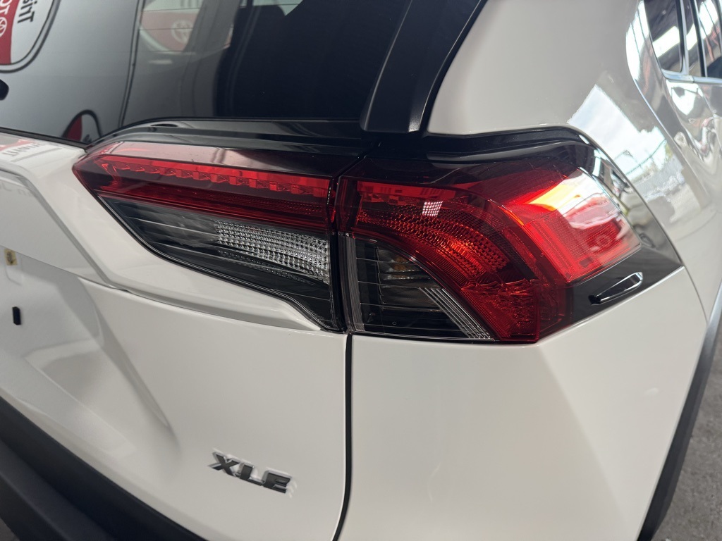 Thumbnail: 2025 Toyota RAV4 - 16