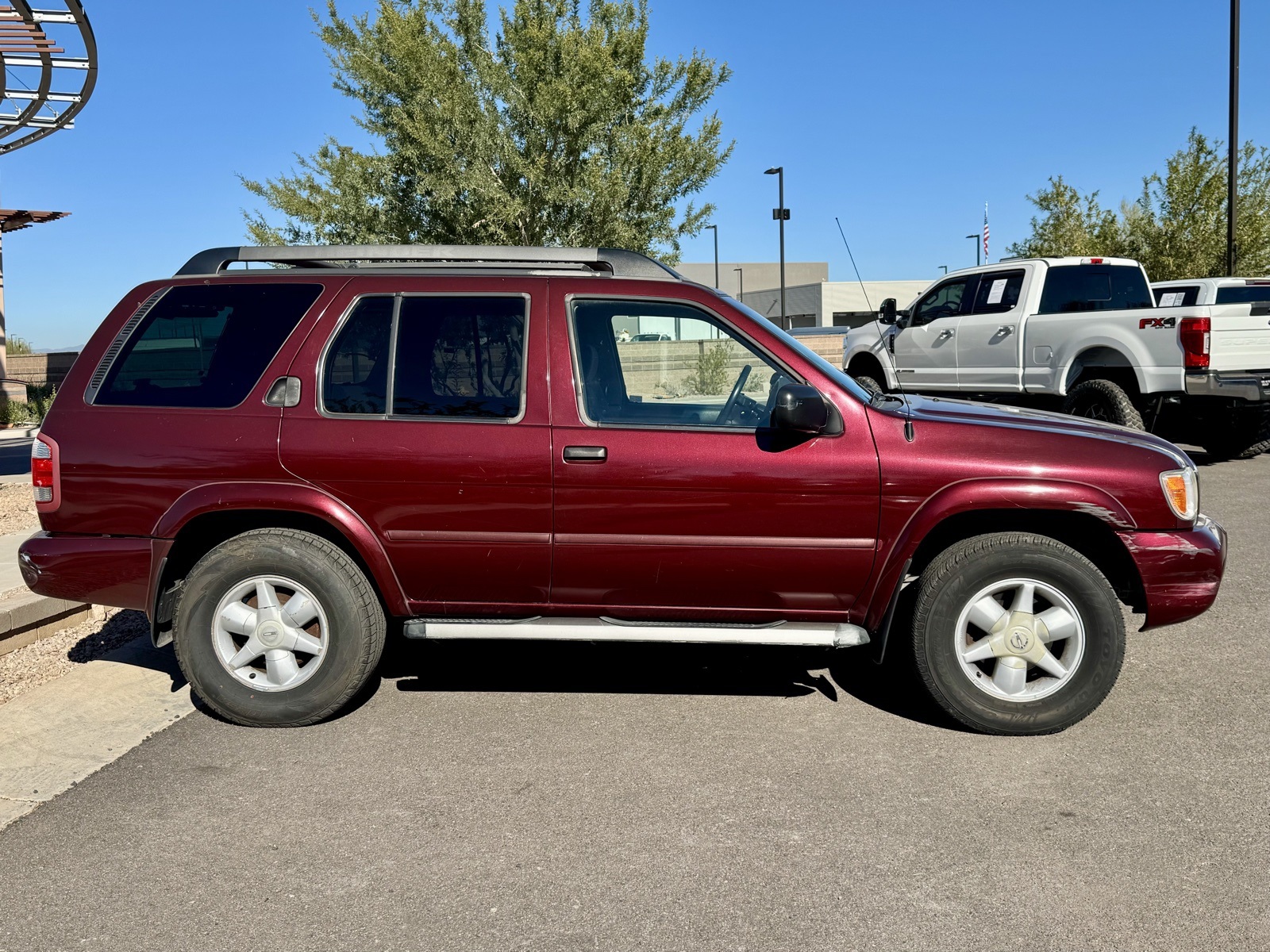 Used 2002 Nissan Pathfinder SE with VIN JN8DR09Y12W740578 for sale in Scottsdale, AZ