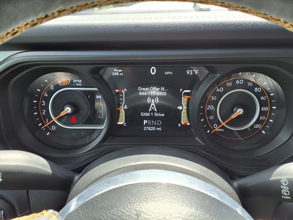 2024 Jeep Wrangler Sahara - 8