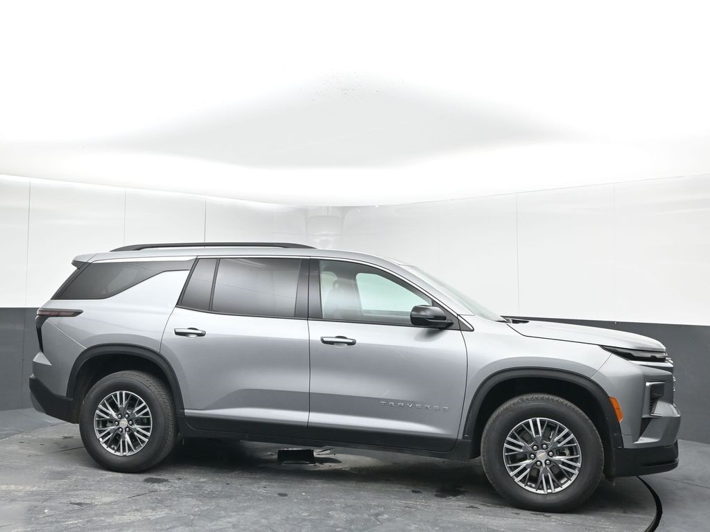 2025 Chevrolet Traverse LT FWD