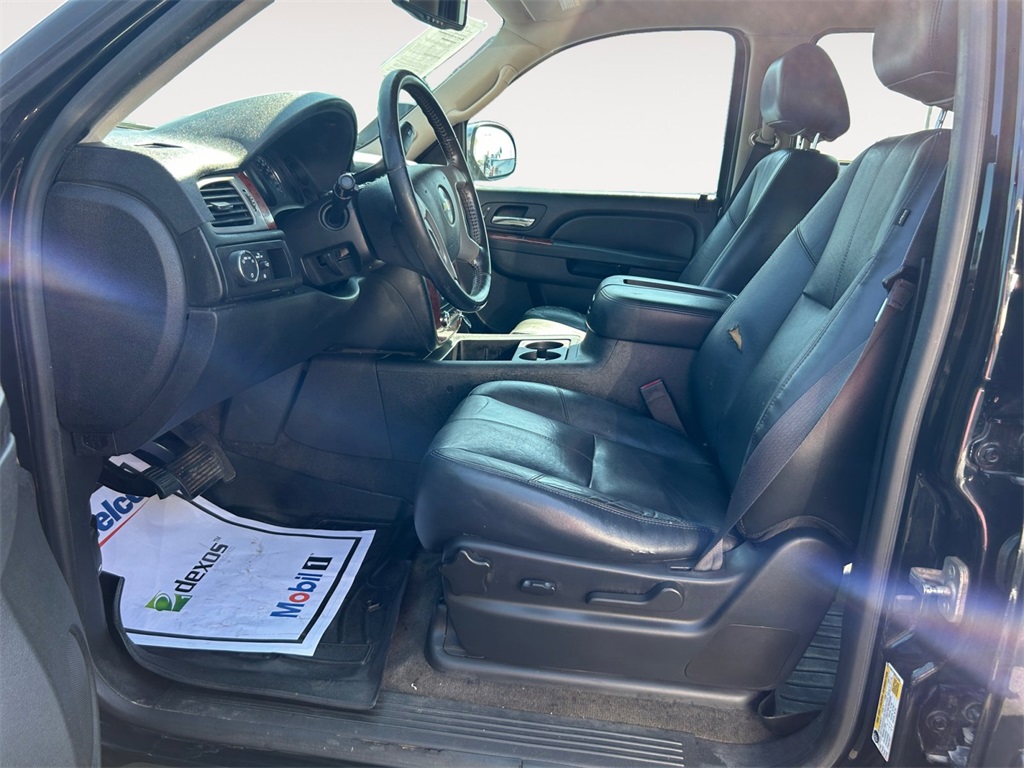 Used Car 2014 Chevrolet Suburban 1500  Lt For Sale Under $10,000 In Floresville, Texas