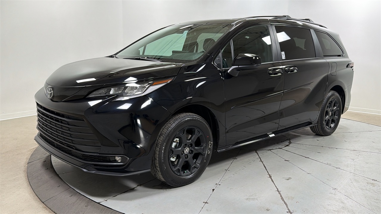 2026 Toyota Sienna Woodland Edition 7-Passenger AWD