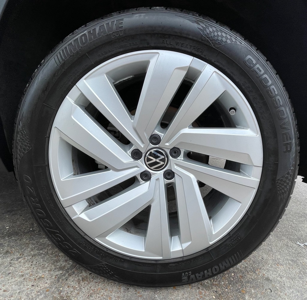 2022 Volkswagen Atlas Cross Sport 3.6L V6 SE w/Technology Gray at DeMontrond Auto Country