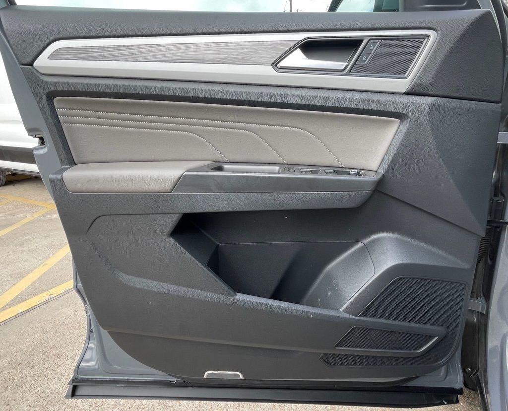 2022 Volkswagen Atlas Cross Sport 3.6L V6 SE w/Technology Gray at DeMontrond Auto Country