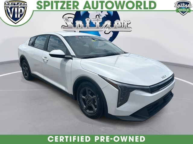 Snow White Pearl 2025 Kia K4 Sedan Front-Wheel Drive Continuously Variable Transmission