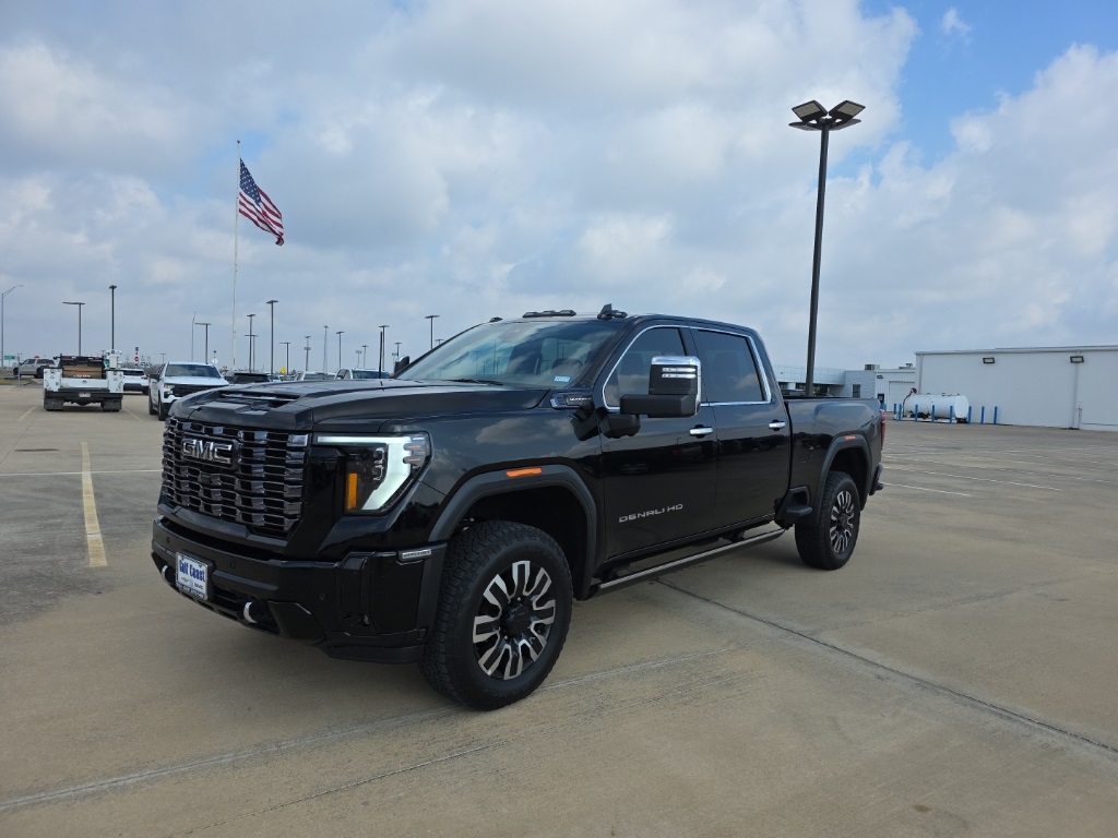 2026 GMC Sierra 2500HD Denali Ultimate Crew Cab 4WD