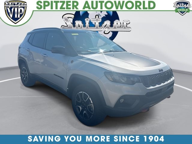 Silver Zynith Metallic Clearcoat 2026 Jeep Compass SUV / Crossover Four-Wheel Drive 8-Speed Automatic