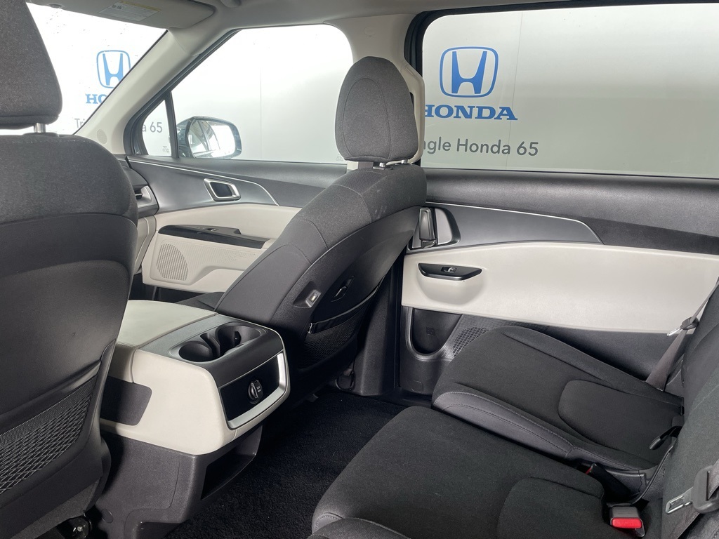 Thumbnail: 2024 Kia Carnival - 17