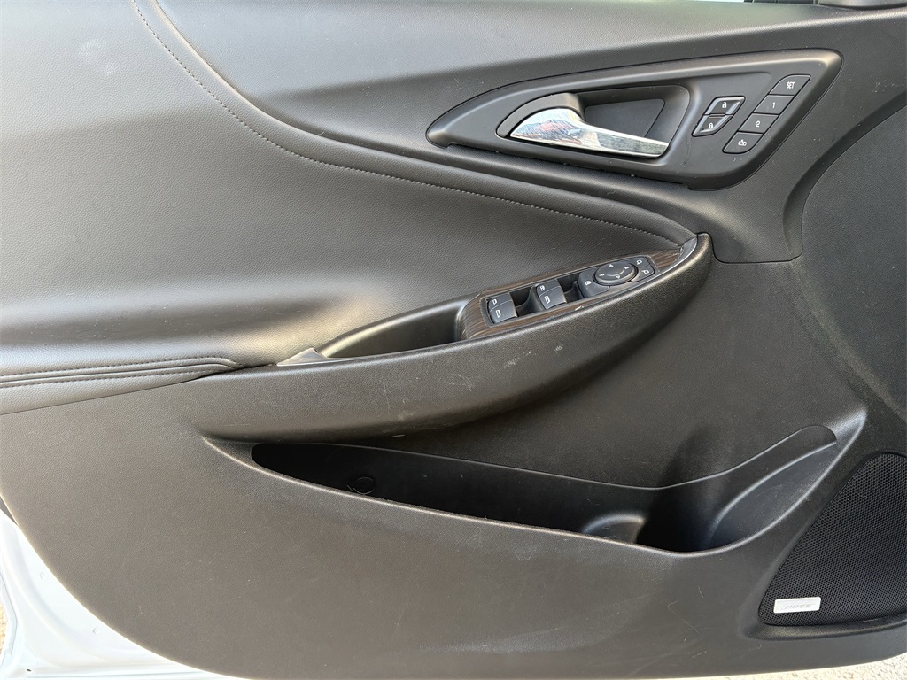 2023 Chevrolet Malibu LT - 9