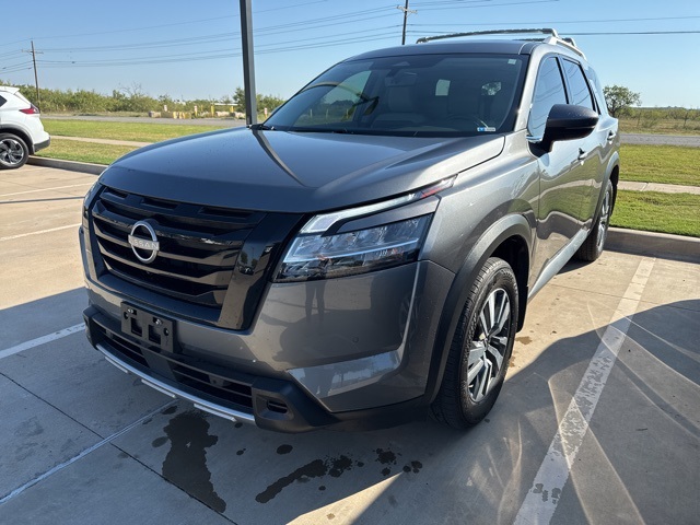 2024 Nissan Pathfinder SL photo 2