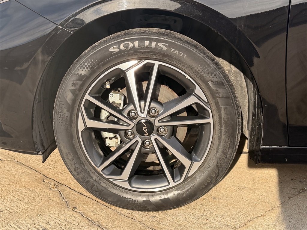 2022 Kia Forte LXS Black at AutoSavvy Houston Southwest