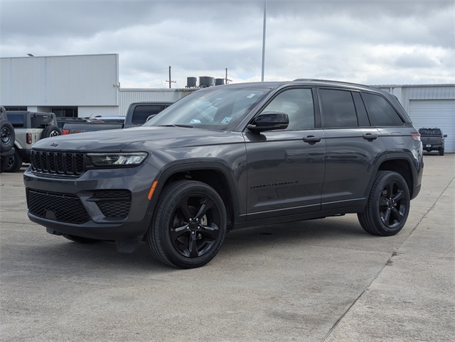 2023 Jeep Grand Cherokee Altitude RWD