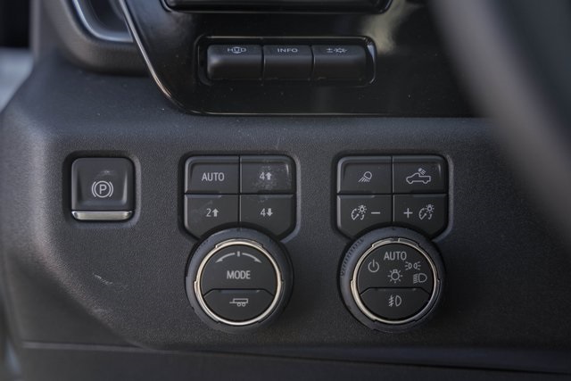 ChevroletSilverado 3500HD52