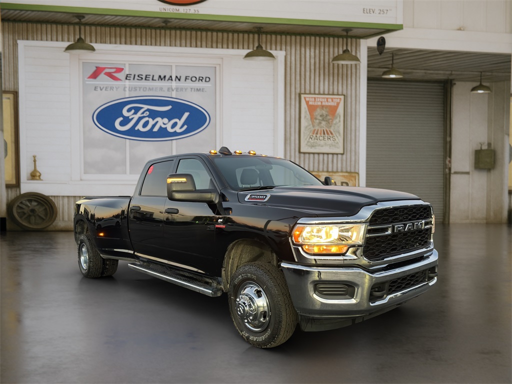 2024 RAM 3500 Tradesman Crew Cab LB DRW 4WD