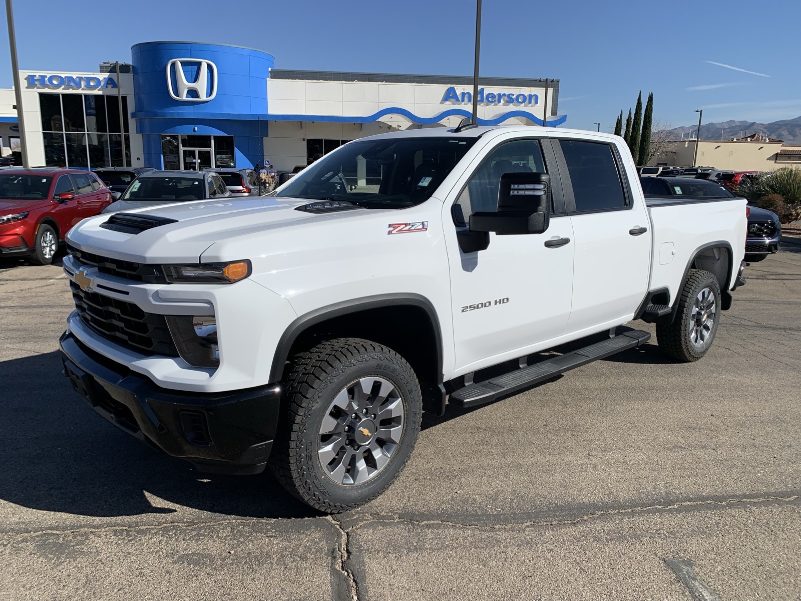 2024 Chevrolet Silverado 2500HD Custom Crew Cab 4WD