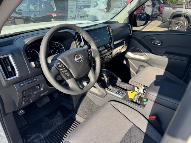 2026 Nissan Frontier SV photo 2
