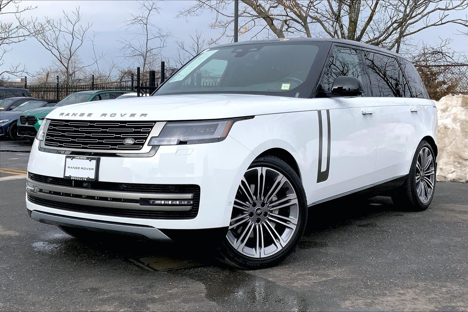 2025 Land Rover Range Rover P400 SE LWB AWD